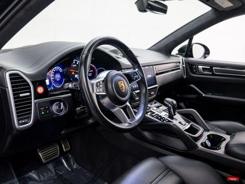 2021 Porsche Cayenne GTS