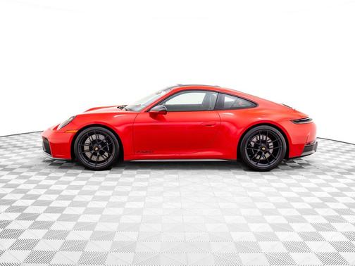 2025 Porsche 911 Carrera GTS