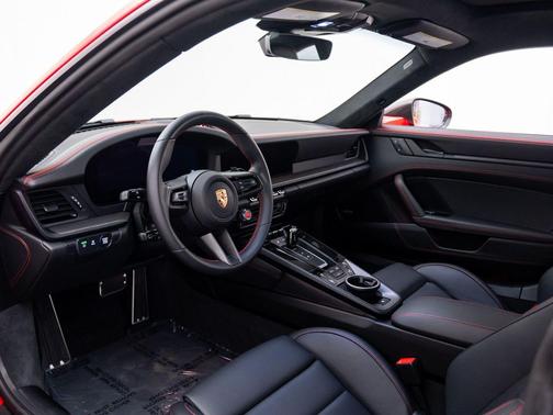 2025 Porsche 911 Carrera GTS