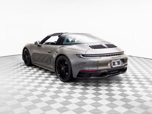 2024 Porsche 911 Targa 4 GTS
