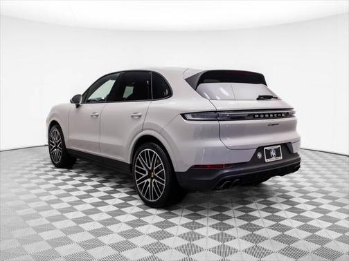2024 Porsche Cayenne