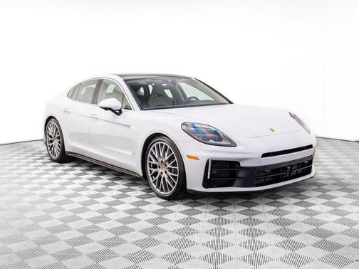 2024 Porsche Panamera 4