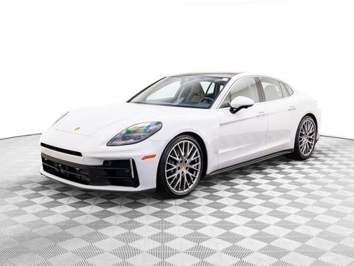 2024 Porsche Panamera 4
