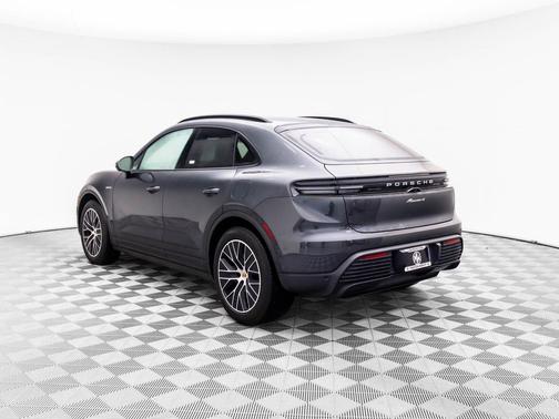 2025 Porsche Macan 4
