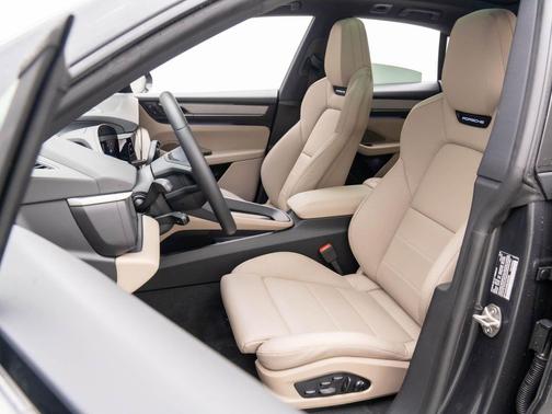 2025 Porsche Macan 4