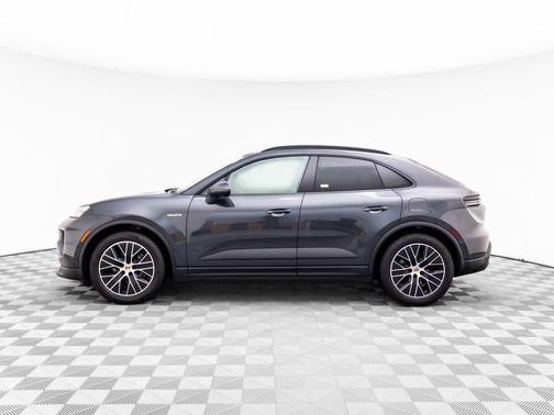 2025 Porsche Macan 4