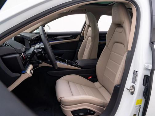 2026 Porsche Panamera 4