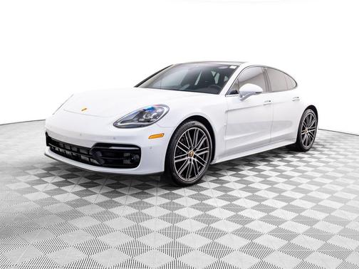 2023 Porsche Panamera 4 Platinum Edition