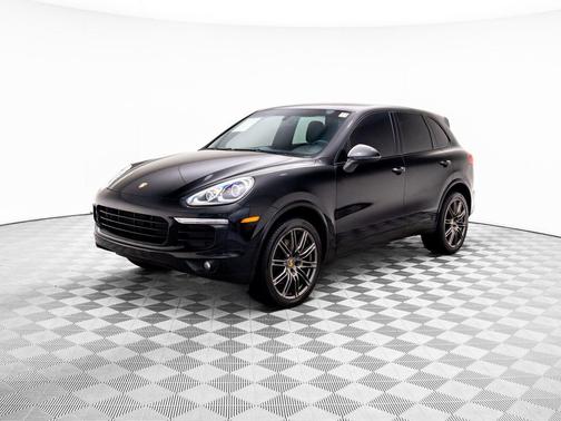 2017 Porsche Cayenne Platinum Edition