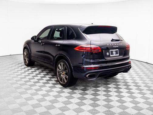 2017 Porsche Cayenne Platinum Edition