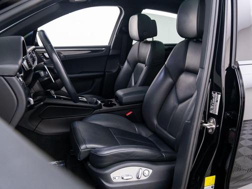 2022 Porsche Macan S