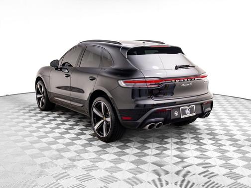 2022 Porsche Macan S