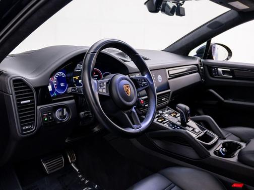 Green 2022 Porsche Cayenne Turbo GT