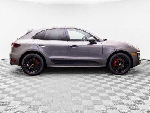 Agate Grey Metallic 2018 Porsche Macan Macan GTS