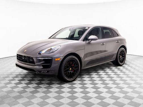 Agate Grey Metallic 2018 Porsche Macan Macan GTS