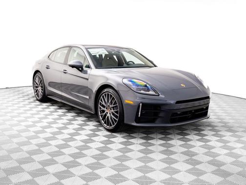 2026 Porsche Panamera 4