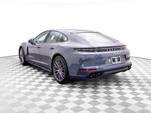 2026 Porsche Panamera 4