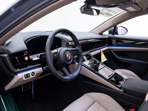 2026 Porsche Panamera 4