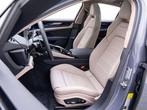 2026 Porsche Panamera 4