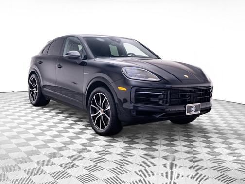 Chromite Black Metallic 2025 Porsche Cayenne E-Hybrid