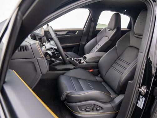2026 Porsche Cayenne Turbo GT