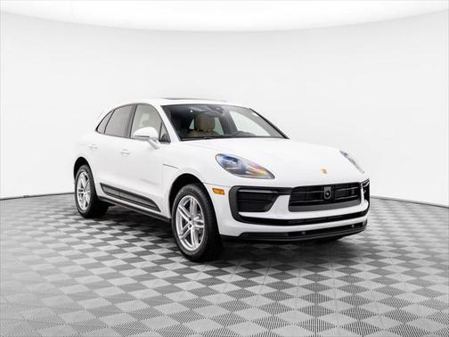 2025 Porsche Macan Base