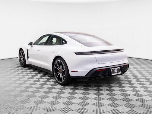 2025 Porsche Taycan