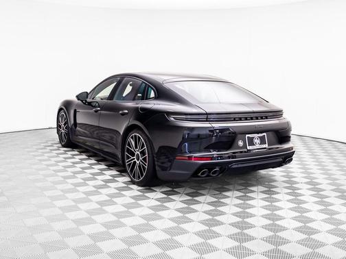 2026 Porsche Panamera Turbo E-Hybrid