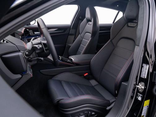 2026 Porsche Panamera Turbo E-Hybrid