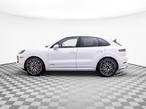 2026 Porsche Cayenne GTS