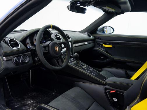 2025 Porsche 718 Spyder RS