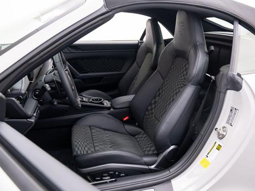 2026 Porsche 911 Carrera S