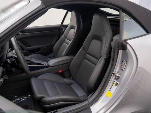 2021 Porsche 911 Carrera 4S Cabriolet