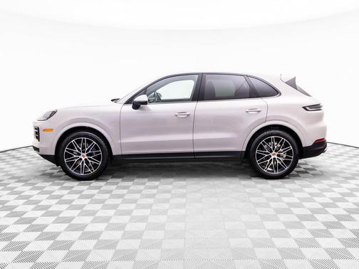 Chalk 2026 Porsche Cayenne Cayenne