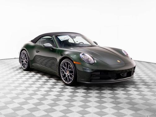 Oak Green Metallic Neo 2026 Porsche 911 Carrera