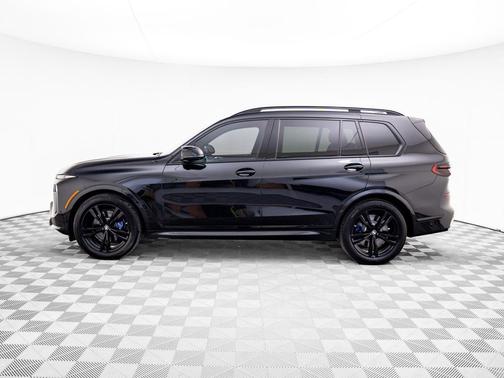 2024 BMW X7 M60i