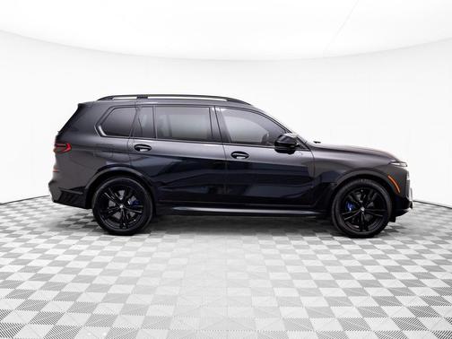 2024 BMW X7 M60i