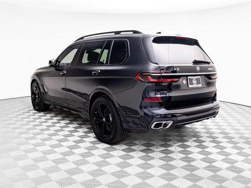 2024 BMW X7 M60i