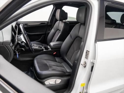 2020 Porsche Macan Base