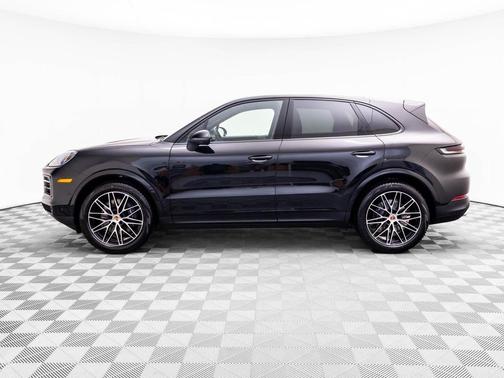 Chromite Black Metallic 2026 Porsche Cayenne Cayenne