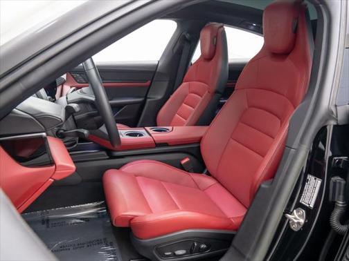 2023 Porsche Taycan
