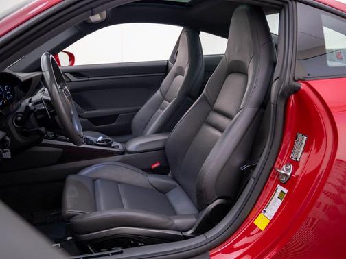 2021 Porsche 911 Carrera