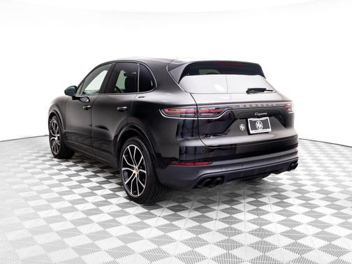 2023 Porsche Cayenne Platinum Edition