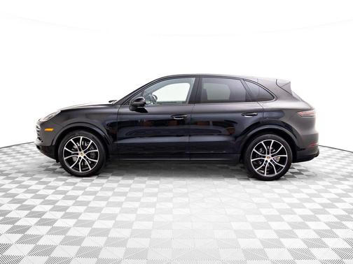 2023 Porsche Cayenne Platinum Edition