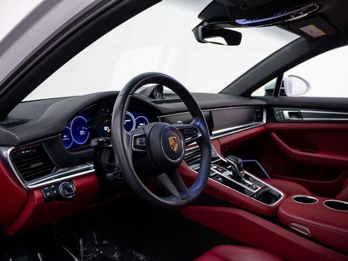 Carrara White Metallic 2022 Porsche Panamera 4 Platinum Edition