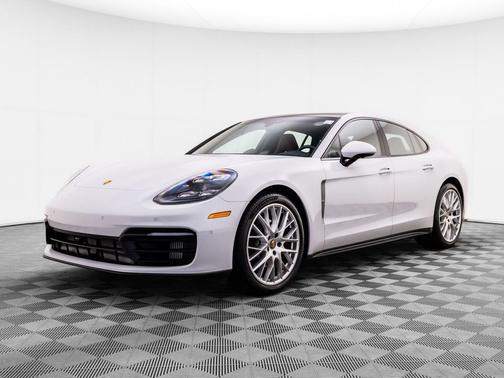 Carrara White Metallic 2022 Porsche Panamera 4 Platinum Edition