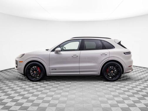 2026 Porsche Cayenne GTS