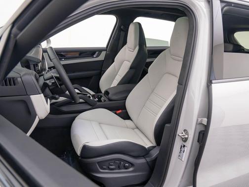 2026 Porsche Cayenne GTS