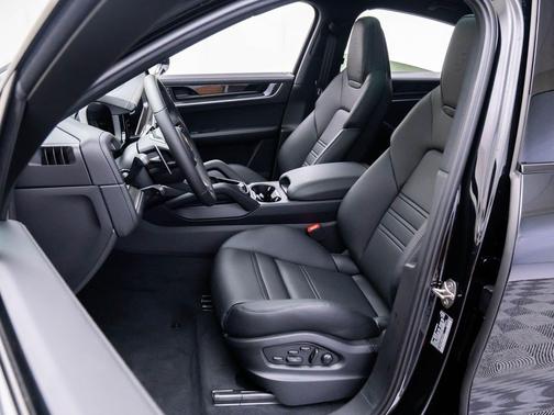 2025 Porsche Cayenne 