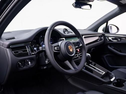 Volcano Grey Metallic 2026 Porsche Macan Macan